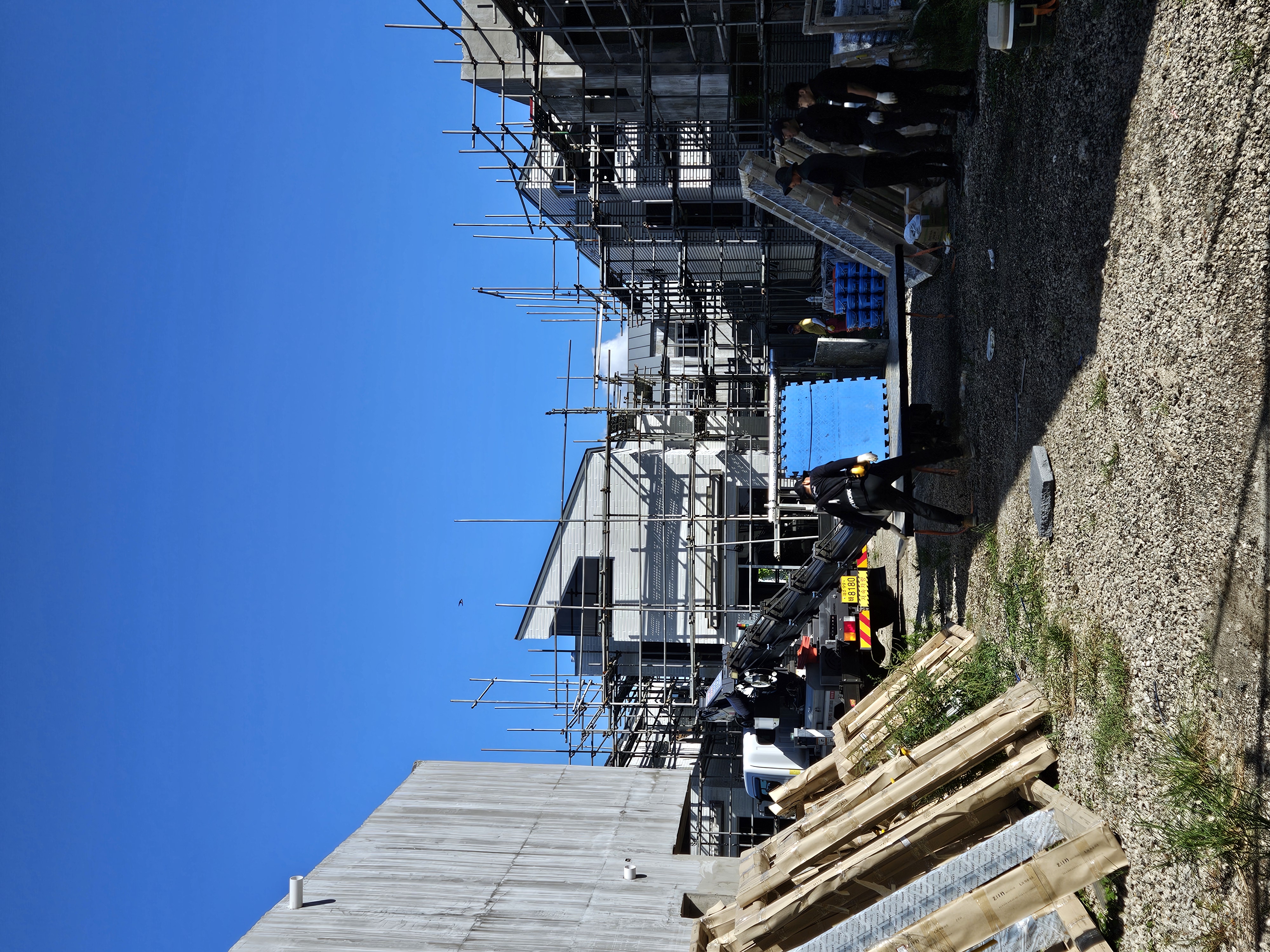 PLACE 04